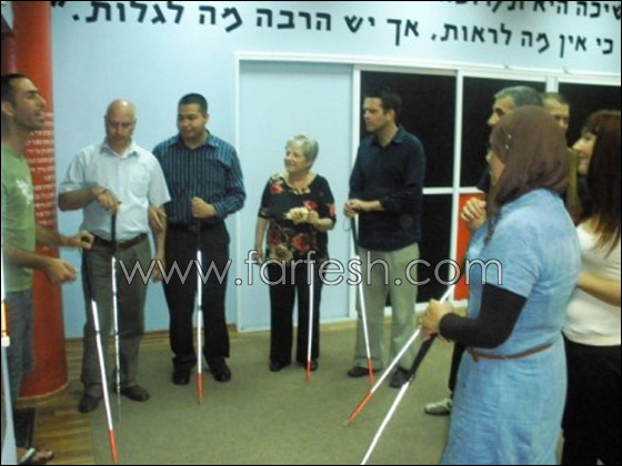 المنارة تنظم رحلة إلى حوار في الظلام لنادي أصدقائها 