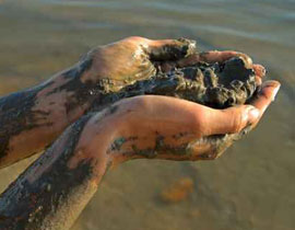 تناولوا التراب لتتفادوا الجراثيم!