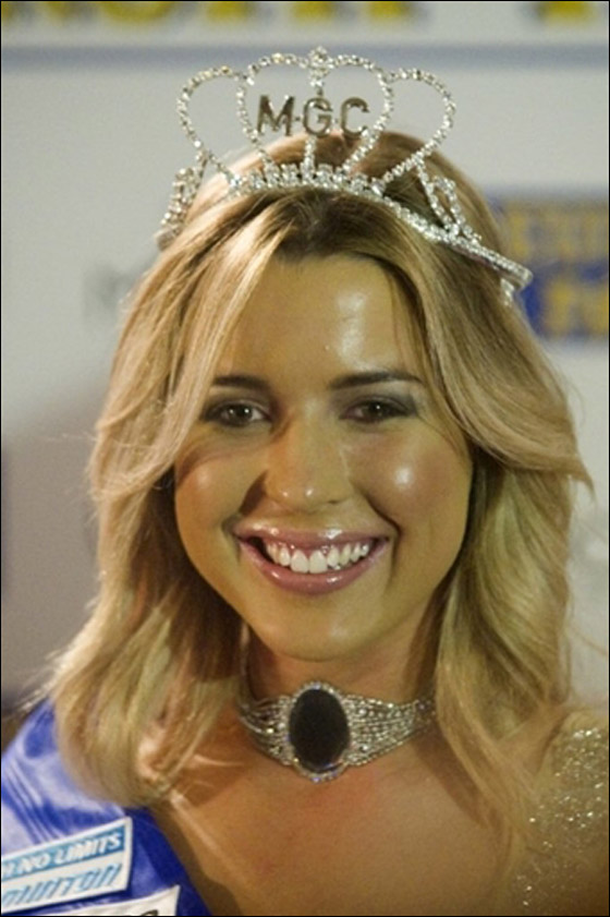 بالصور.. نيوزيلندية تحصد لقب ملكة جمال مونديال سيدات 2011