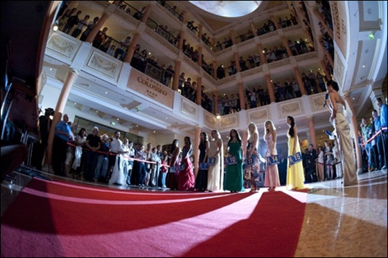 بالصور.. نيوزيلندية تحصد لقب ملكة جمال مونديال سيدات 2011