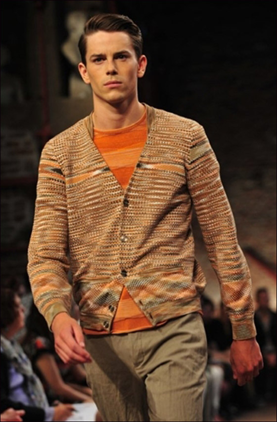 بالصور.. الأزياء العصرية لربيع وصيف 2012