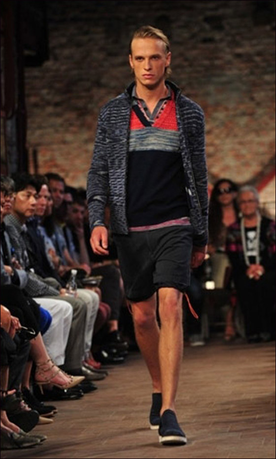 بالصور.. الأزياء العصرية لربيع وصيف 2012