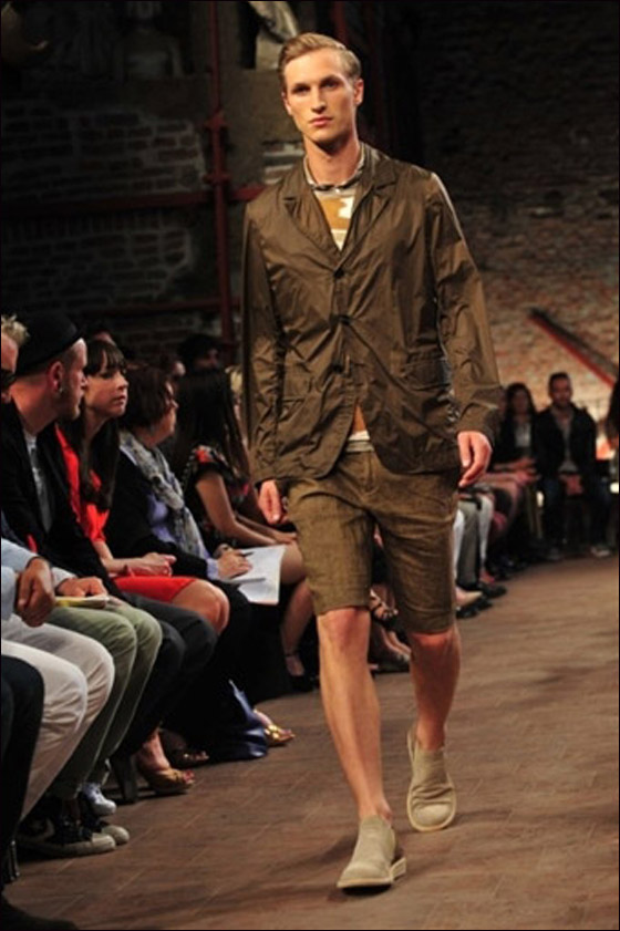 نقدم لكم مجموعة لأحدث وأجمل الملابس العصرية للرجال