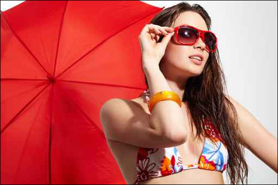 اليكن.. تشكيلة مميزة من النظارات الشمسية لصيف 2011!! 