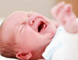 دراسة تؤكّد أن بكاء الرضيع مزعج أثر من المنشار الكهربائي!