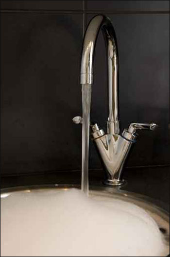 تخلصوا من الحنفيات القديمة.. واختاروا احدثها واجملها!! 