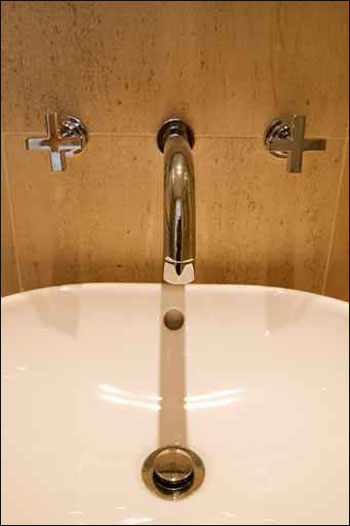 تخلصوا من الحنفيات القديمة.. واختاروا احدثها واجملها!! 