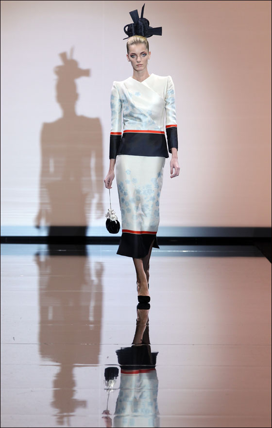 انطلاق اسبوع الازياء الراقية لخريف شتاء 12/2011 في باريس