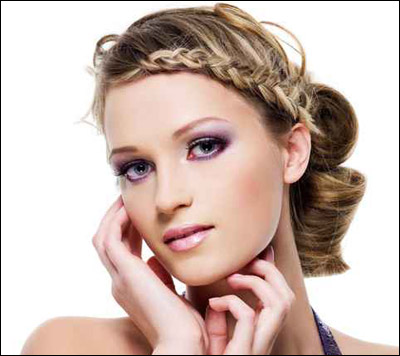 اليكن ايتها العرائس.. اجمل تسريحات الشعر! 