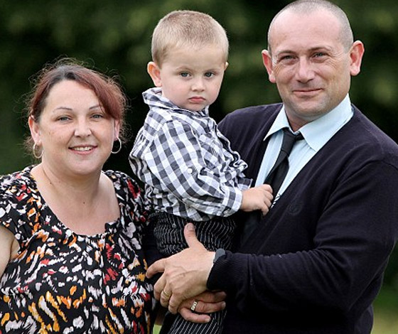 حالة مميتة: طفل يعاني من 20 ورم في انحاء جسده المختلفة!