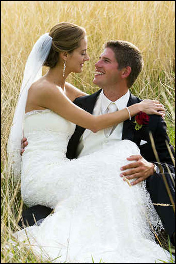 اليكم تشكيلة فساتين زفاف راقية وناعمة جدا تناسب الاميرات! اليكم تشكيلة فساتين زفاف راقية وناعمة جدا تناسب الاميرات!