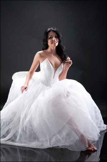 اليكم تشكيلة فساتين زفاف راقية وناعمة جدا تناسب الاميرات! اليكم تشكيلة فساتين زفاف راقية وناعمة جدا تناسب الاميرات!