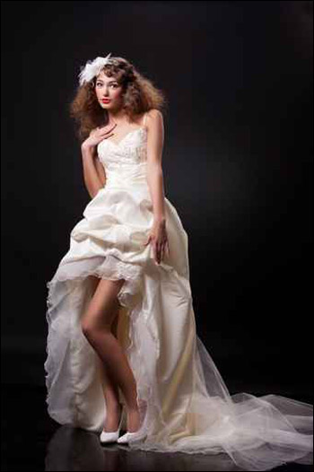 اليكم تشكيلة فساتين زفاف راقية وناعمة جدا تناسب الاميرات! اليكم تشكيلة فساتين زفاف راقية وناعمة جدا تناسب الاميرات!