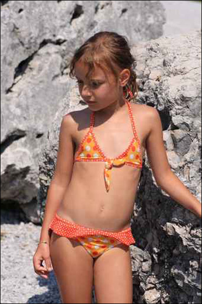 للفتيات الصغار.. نقدم لكن انغش تشيكلة لمايوهات السباحة!