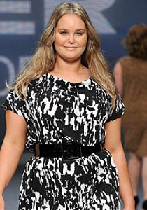 بالصور.. عارضات ازياء ممتلئات تشاركن في مهرجان سيدني للموضة