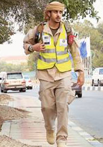 دعما للاطفال المعاقين.. اماراتي يقطع 2000 كلم مشيا الى مكة