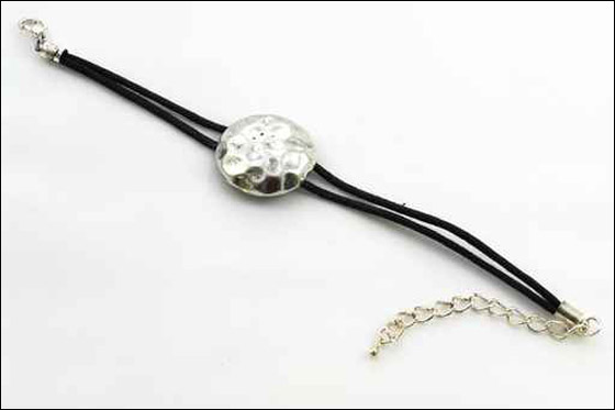 اليكم.. احدث واروع موديلات الاساور!!