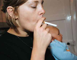 احذروا.. التدخين يعرض اطفالكم للاصابة بامراض نفسية!