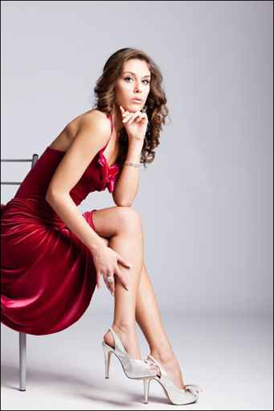 تالقي سيدتي.. باجمل الفساتين!!