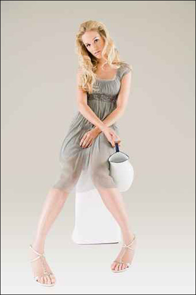 تالقي سيدتي.. باجمل الفساتين!!