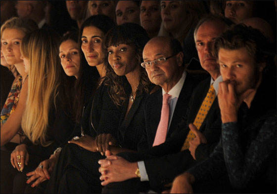 اليكم.. ارقى تصاميم الملابس لنهاية صيف 2011!!