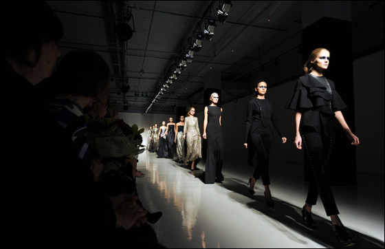 بالصور.. ازياء راقية لعام 2012!! 