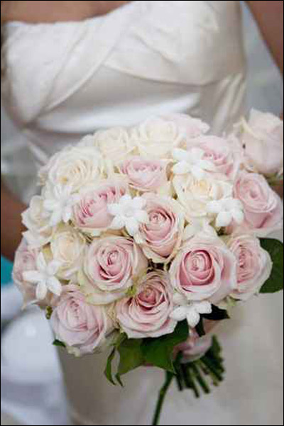 للعرائس.. اليكن اجمل باقات الورود لليلة العمر!!