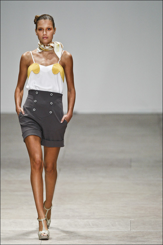 بالصور.. اجمل تصاميم ربيع وصيف 2012!!