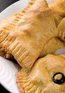 اشهى المقبلات: فطائر بحشوة التونة والبندورة!