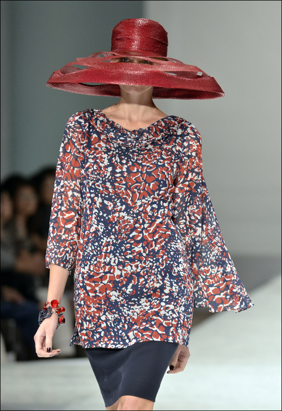 بالصور.. تصاميم مميزة بالوان زاهية لعام 2012!!