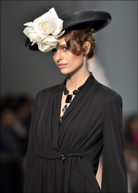 بالصور.. تصاميم مميزة بالوان زاهية لعام 2012!!