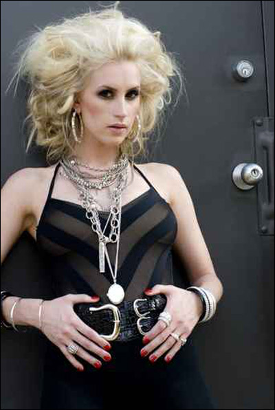 "شايف" يقدم لكن تشكيلة من الاحزمة النسائية!!