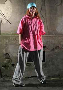 الملابس الفضفاضة تتربع على عرش الموضة!!