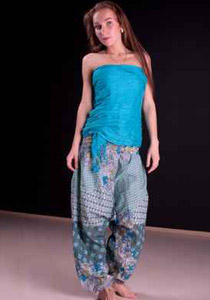 الملابس الفضفاضة تتربع على عرش الموضة!!