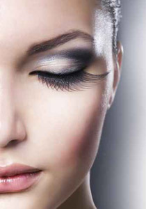 9 لمسات بسيطة تزيدك جمالاً وسحرًا في دقائق