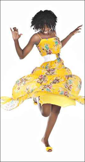 موقع "شايف" يقدم لك اجمل الفساتين لتتالقي!!