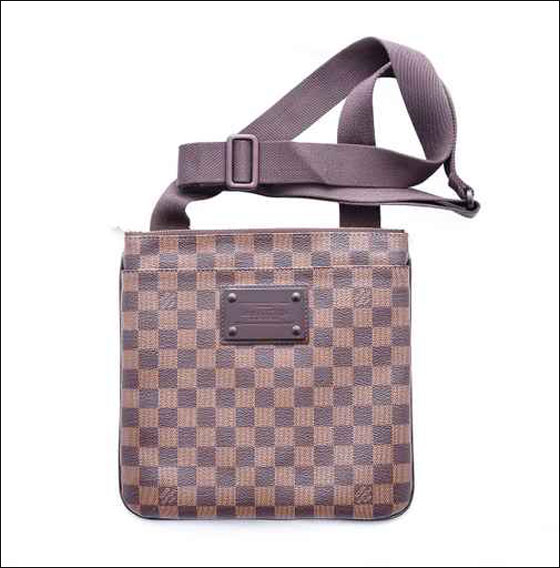 اليك مجموعة من الحقائب المتنوعة وجريئة الالوان!