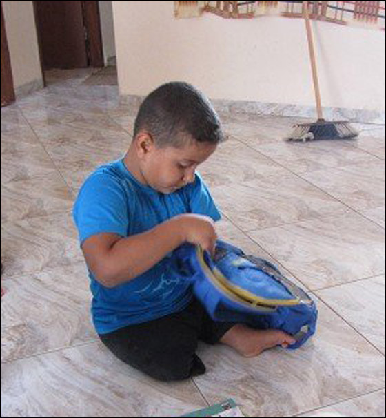 طفل في جنين ولد بدون اطراف والسبب هو قوات الاحتلال!