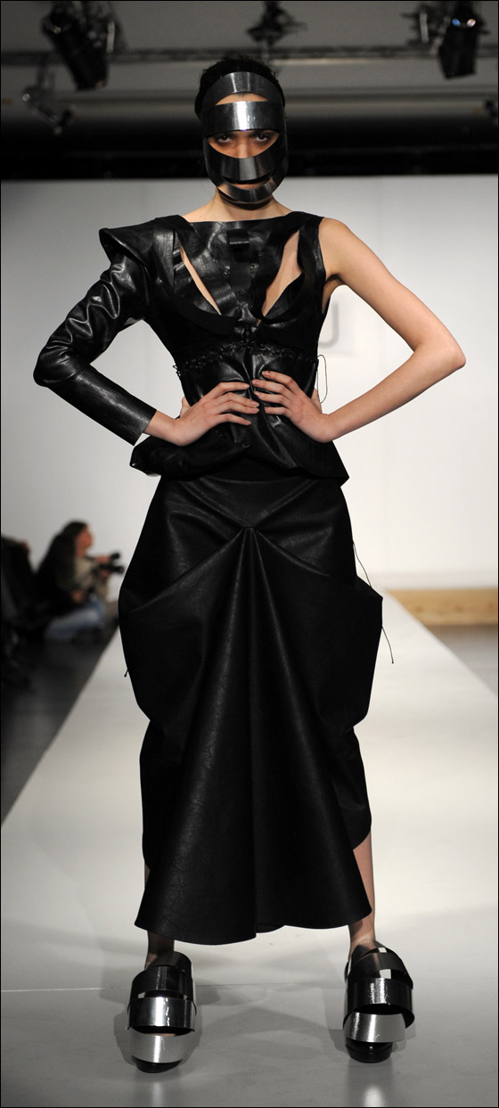 أغرب أزياء الخريف في اسبوع الموضة بجورجيا