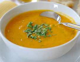 اليكم طريقة تحضير شوربة الذرة المهروسة الشتوية!