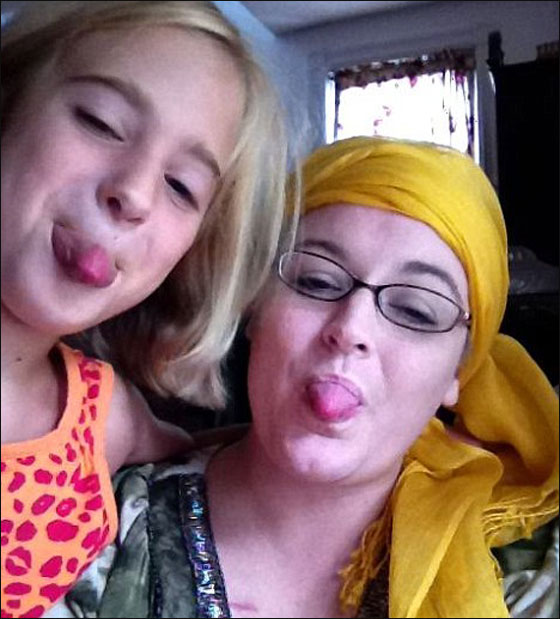 باربي صلعاء وجميلة.. حملة لدعم الاطفال المصابات بالسرطان!!