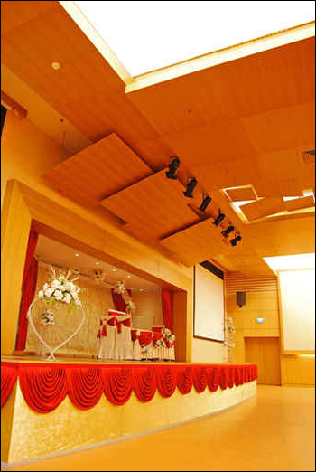 اليكم ارقى واروع التصاميم لتزيين طاولات الزفاف!