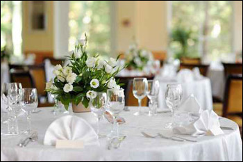 اليكم ارقى واروع التصاميم لتزيين طاولات الزفاف!