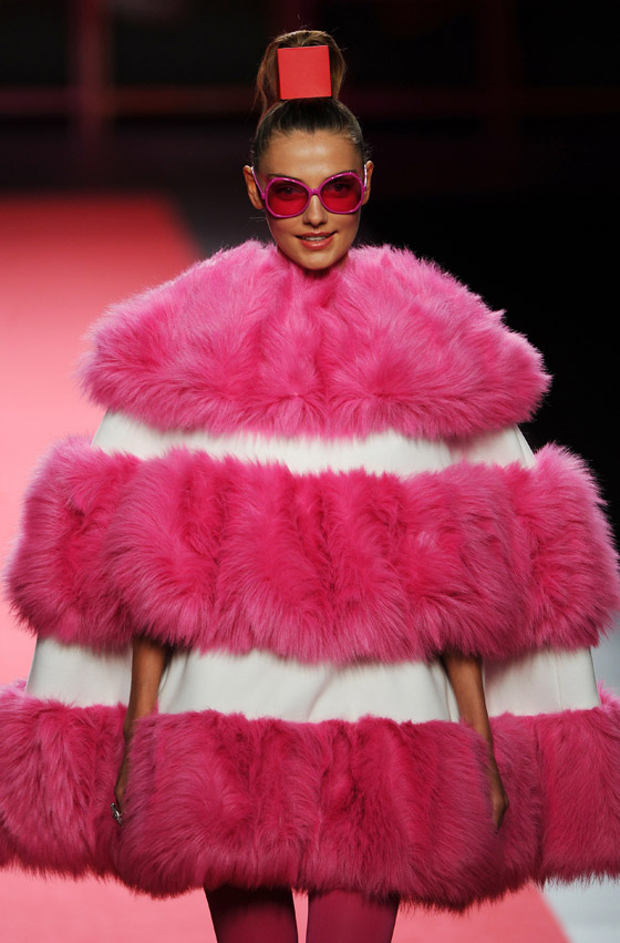 احدث الازياء الغريبة الاسبانية مقدمة من برادا!