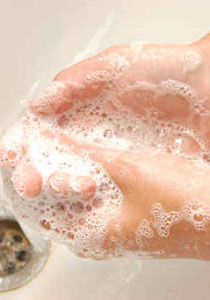 ليدين ناعمتين وجذابتين.. اليك طرق طبيعية للاعتناء بهما!