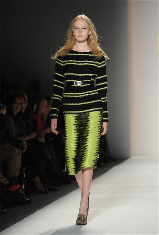 اسبوع الموضة في نيويورك يشهد وفيات وفضائح وسقوط عارضات!