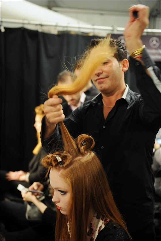 اسبوع الموضة في نيويورك يشهد وفيات وفضائح وسقوط عارضات!