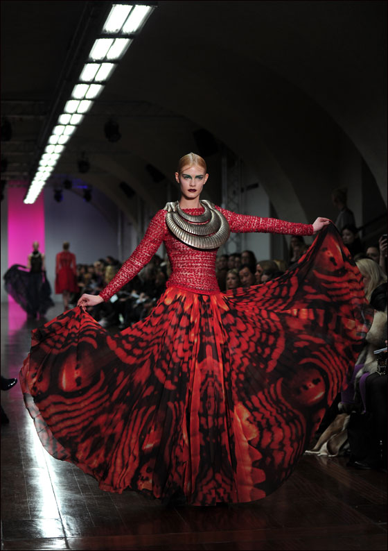 اسبوع الموضة في لندن في احدث عروضه لخريف 2012! 