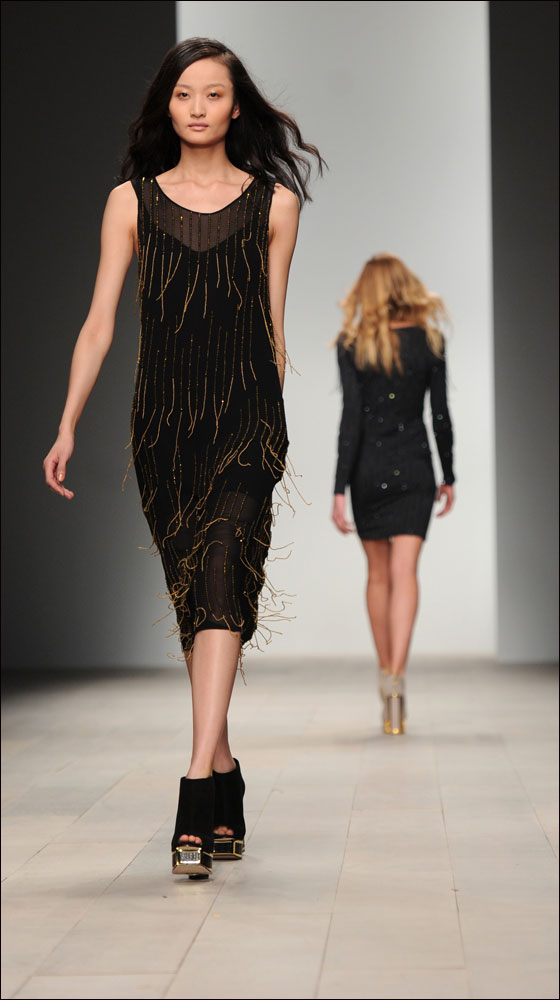 اسبوع الموضة في لندن في احدث عروضه لخريف 2012! 