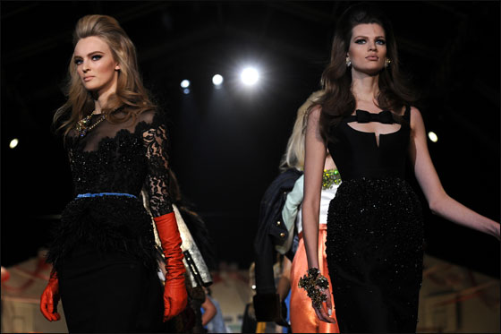 بالصور.. احدث ازياء اسبوع الموضة الايطالي!!